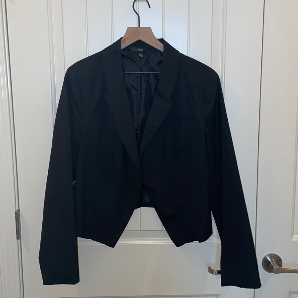 Missimo Brand Crop Tuxedo Blazer- NWOT - Picture 6 of 13